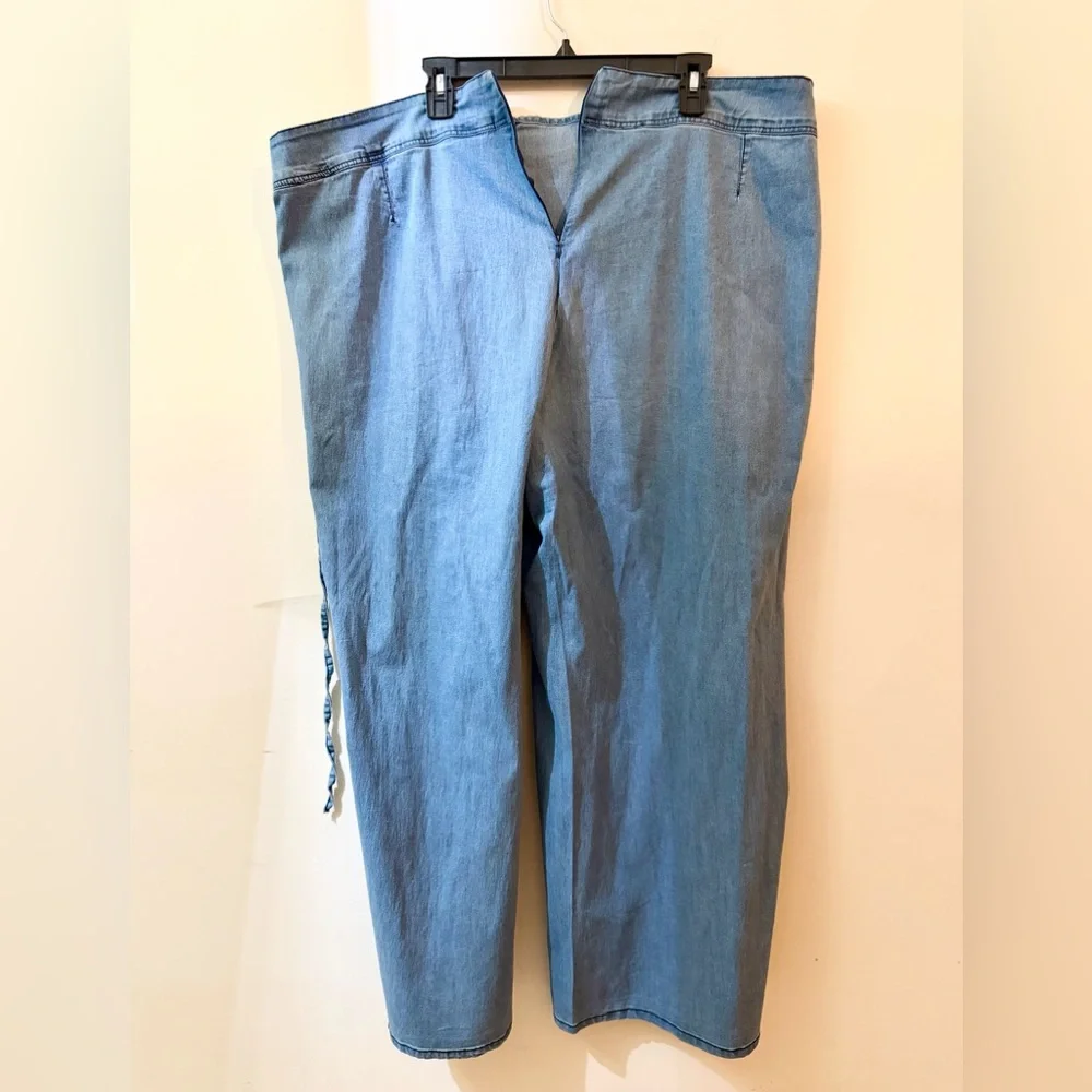 Like New Lane Bryant Bell Bottom Denim Jeans Size 24